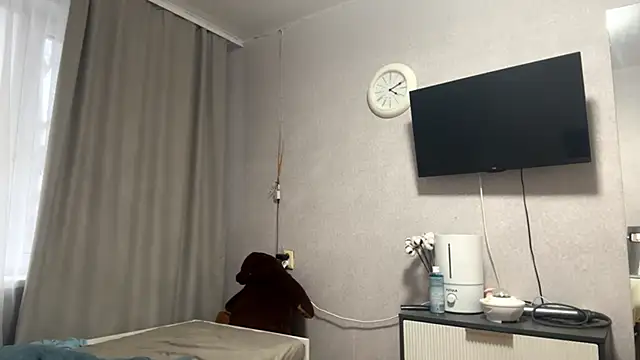 MilaSliger online show from February 13, 1:13 pm