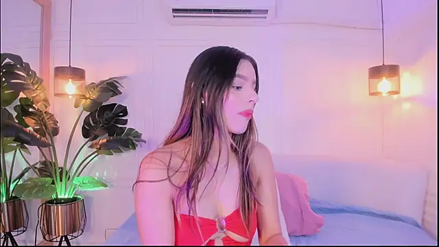 Nicole Whittee online show from February 24, 8:07 pm