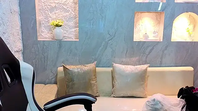 Catalina Tx  online show from February 18, 12:59 pm