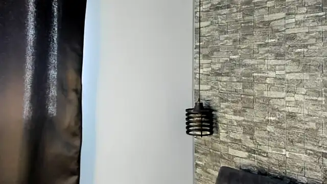 ASHLEY COLLINS1 online show from April 21, 1:18 pm