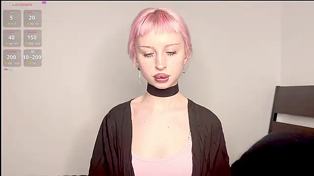 MikaPink online show from February 7, 4:55 pm