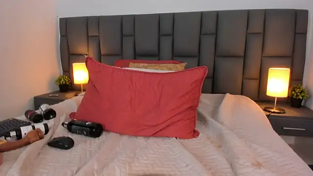 NataliaCollinslim online show from May 29, 4:21 am