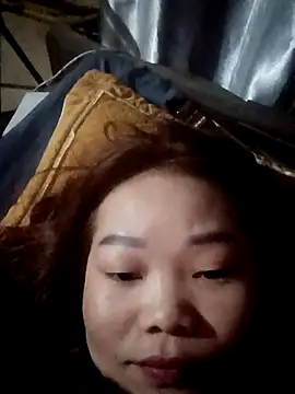 Miesi-c2clove online show from February 8, 12:20 pm