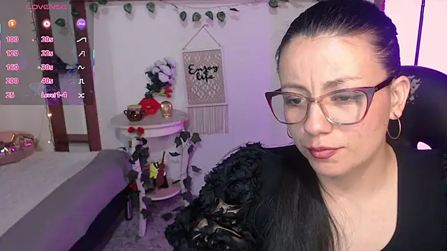 QueenRose94 online show from March 14, 1:23 pm