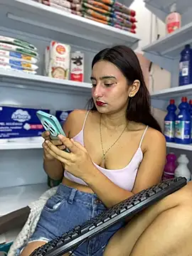 -BabyLuna online show from March 31, 12:38 pm