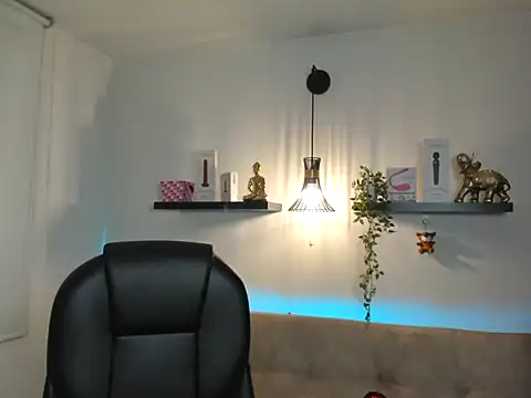 naomy stanley online show from April 11, 11:30 pm