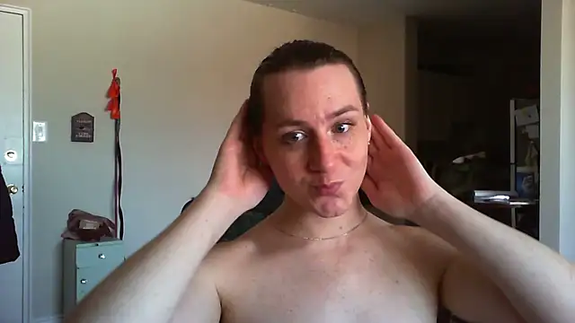 SpaceyLacey online show from April 8, 1:35 pm