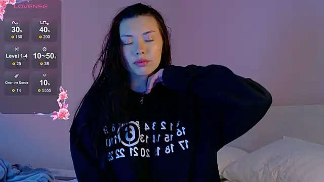 gwenonl1ne online show from March 4, 1:07 pm