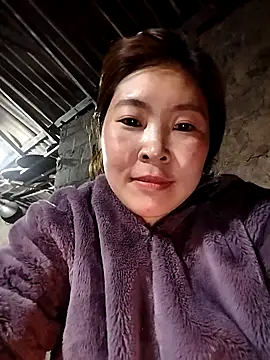 Yiyoongg online show from February 14, 11:56 am