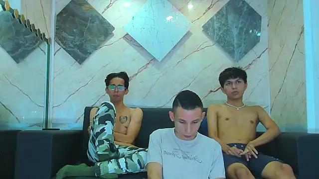 Isaak 26 online show from February 23, 8:52 pm