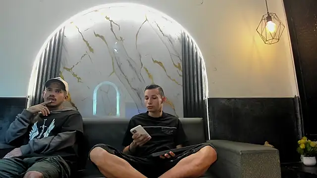 Isaak 26 online show from March 12, 12:19 pm