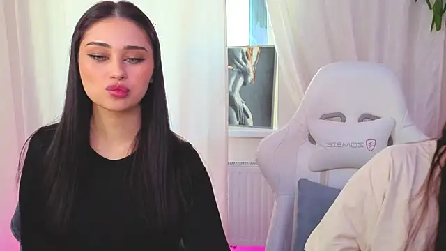 Sofia Plump online show from April 14, 1:00 pm