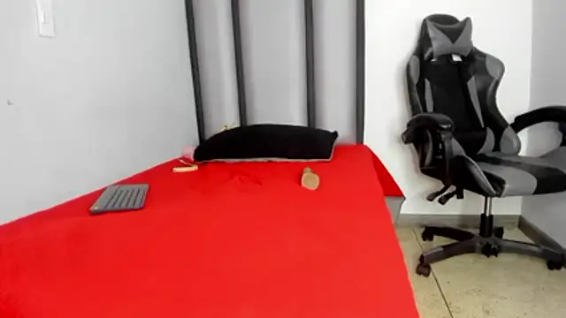 dulce 34 online show from March 17, 8:35 pm