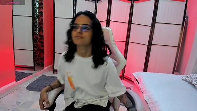 Julianne 7 online show from February 24, 9:02 pm