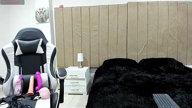 valery slim18 online show from March 2, 7:15 am