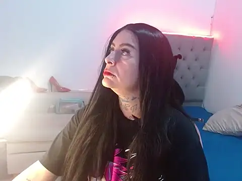 mia vantt online show from March 23, 10:49 pm