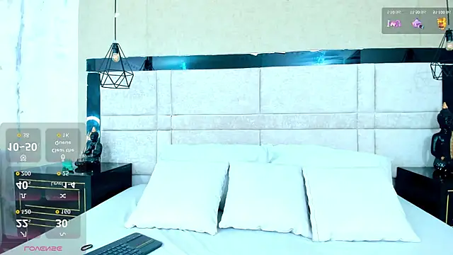 CloheBell online show from April 9, 8:03 pm