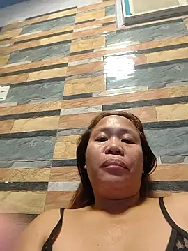 Snapshot of squirtshantal chatting on October 22, 8:03 pm squirtshantal online show from October 22, 8:03 pm