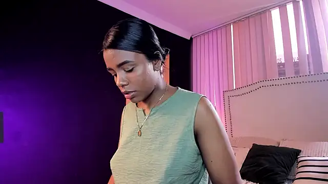 madii lenon online show from March 27, 7:58 pm