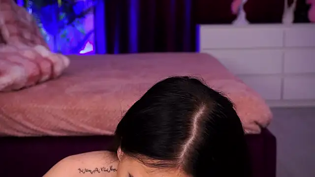 SashaLorrenz online show from April 10, 6:30 am