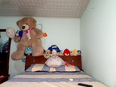 Elii petit online show from April 2, 3:09 pm