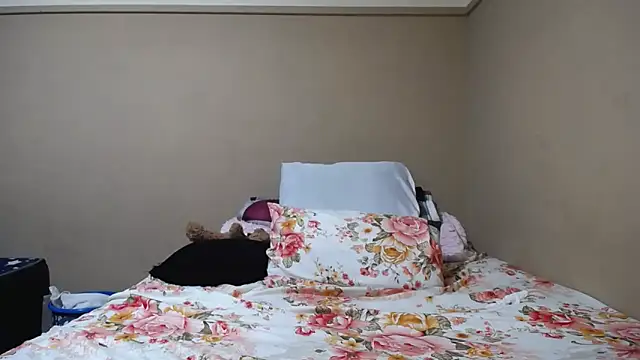 KinkyPxx online show from March 11, 8:00 pm