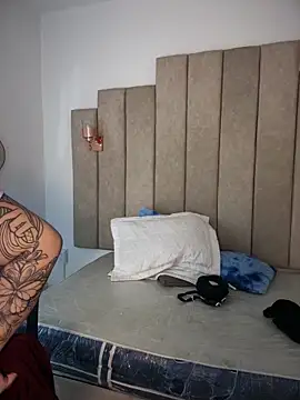 rashaaa  online show from April 17, 4:03 am