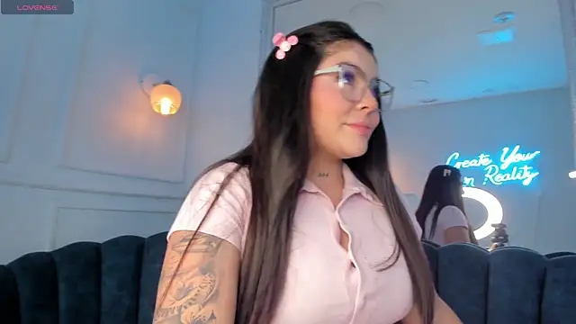 Zafiro21  online show from April 15, 8:53 pm