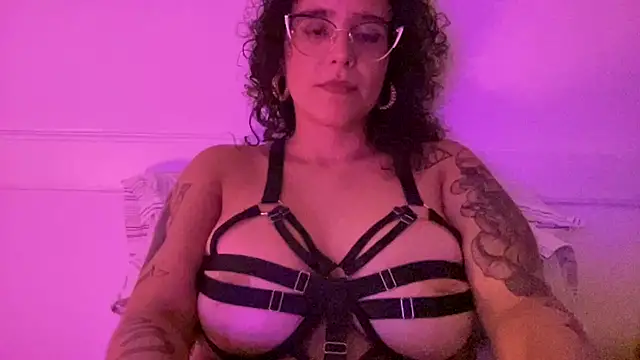 curlybb55 online show from March 8, 12:18 am