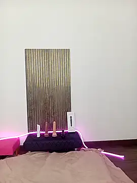 kiki milu online show from April 13, 5:36 pm