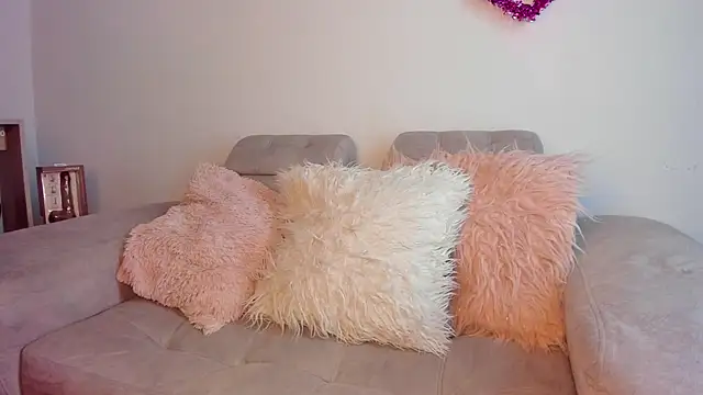 Tylla   online show from February 24, 5:06 am