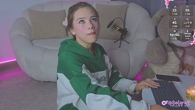 DollfaceInk online show from March 13, 2:46 am