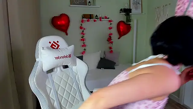 Mary Rice online show from February 18, 1:27 am