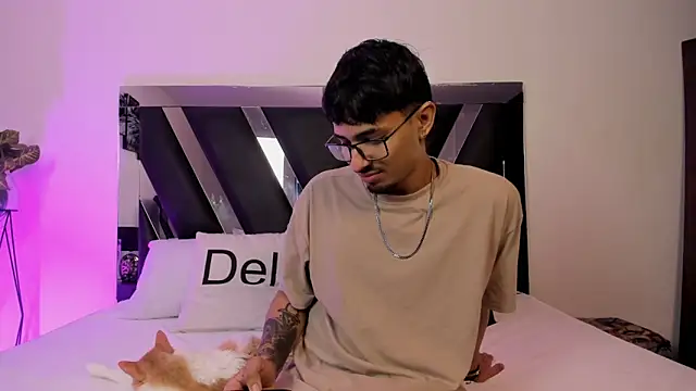 Mia Iron online show from April 4, 12:15 pm