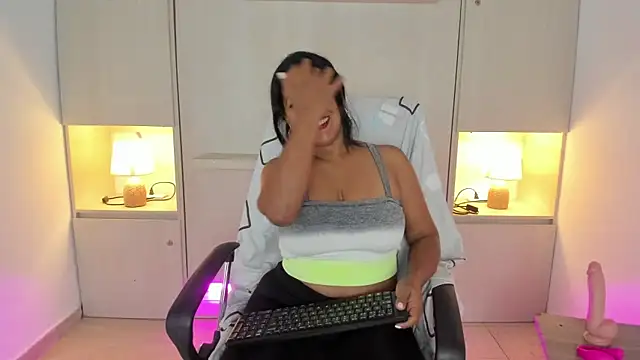 AllieBennet online show from March 3, 7:42 pm