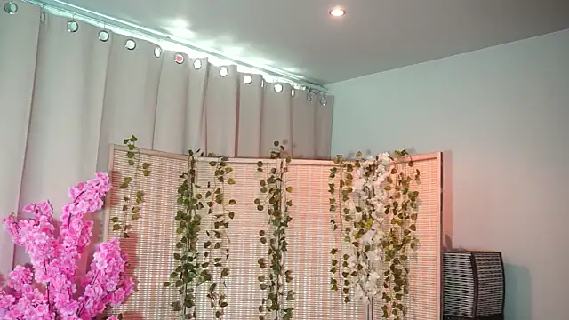 IzabellaOnes online show from February 20, 4:11 am