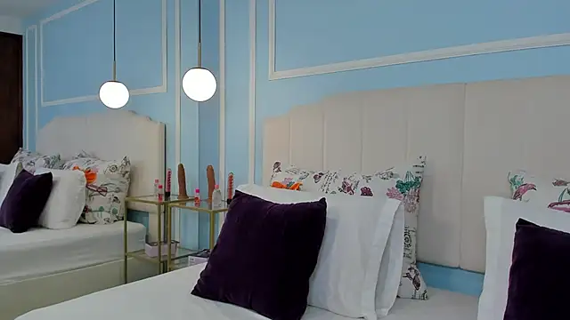 noa blue online show from March 27, 4:08 pm