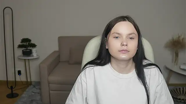 LeilaErcolani online show from February 20, 12:50 pm