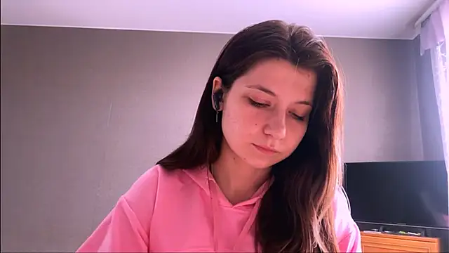 LunnaBliss online show from March 31, 1:22 pm