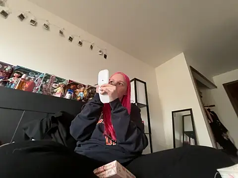 pinkhairfun16 online show from February 19, 9:02 pm