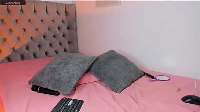 eva cutee  online show from April 19, 3:28 am