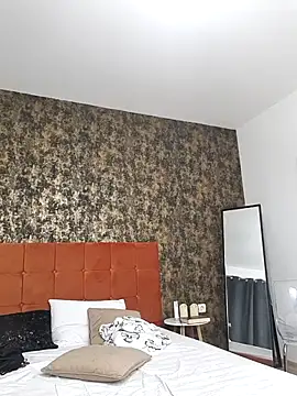 LaireeFelini online show from February 17, 8:19 pm