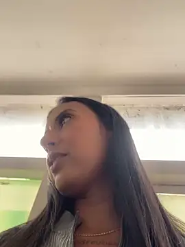 Tifqueen online show from March 17, 6:01 pm