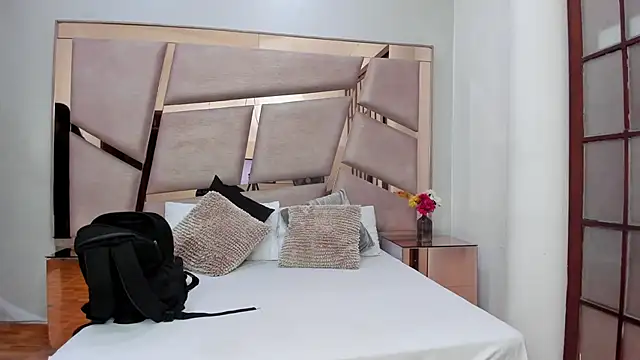 Kendal Lane online show from March 27, 7:14 pm