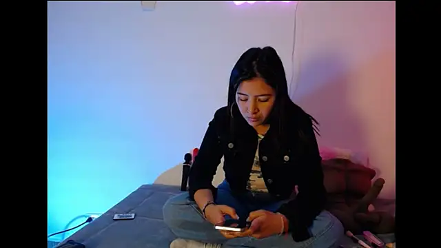 Ele Enchanted online show from February 25, 1:42 pm