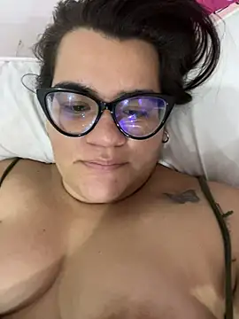 LuxuryloversCO online show from April 15, 7:58 pm
