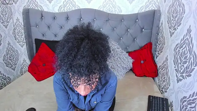 Evaalux online show from March 25, 3:12 am