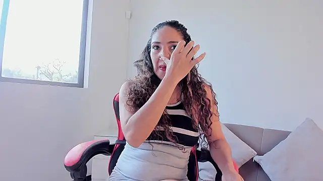 Bianca Fords online show from March 11, 2:53 pm