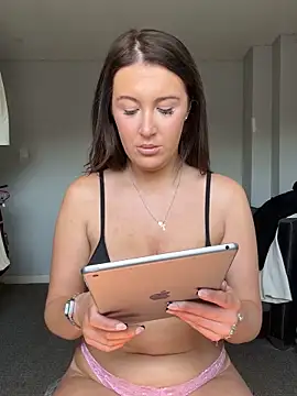 PinkVelvetx online show from April 21, 12:56 pm