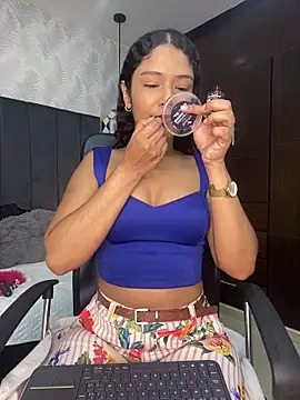 Miaafoxx   online show from March 12, 7:38 pm